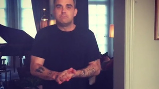 Robbie Williams tökéletes választ adott a kézfertőtlenítős balhéra