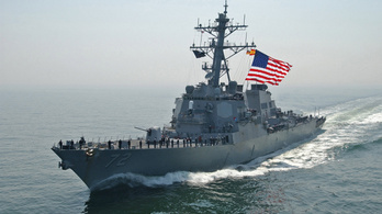 Figyelmeztető lövést adtak le amerikaiak iráni hajókra
