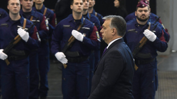 Orbán: Az emberi jogok sehol sem írják elő a nemzeti öngyilkosságot