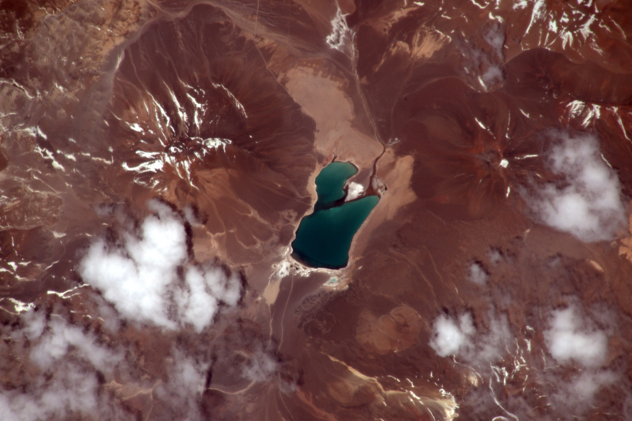 Egy tó az Andokban, Chile és Argentína között.