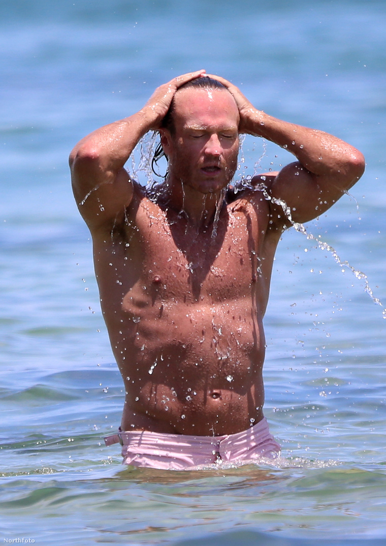 ...így néz ki, amikor a Bondi Beachen fürdőzik.
