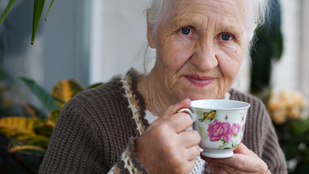 Tudta, hogy a koffeinnel küzdhet az időskorral járó gyulladások ellen?
