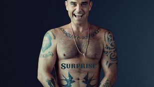 Robbie Williams a Lánchidat és az ágyékát is posztolta a héten