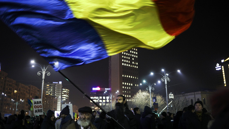 Romániát megrengette a kedd óta tartó tömeges tüntetéshullám
