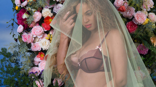 Már csak egy lépés, hogy Beyoncé terhesfotója díszelegjen a Kazinczy utca tűzfalain is