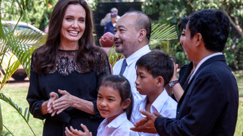 Angelina Jolie mosolyogva reklámozta legújabb filmjét