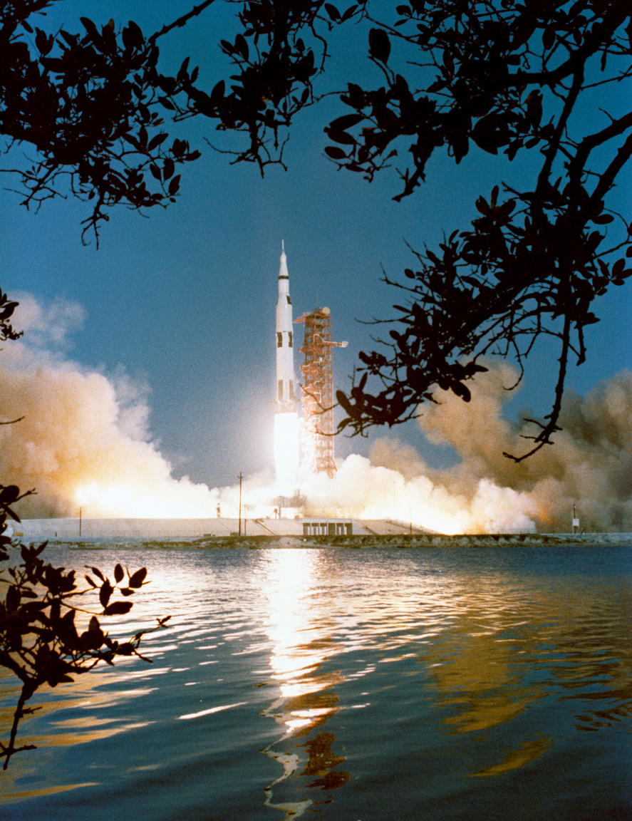 1968. április 4. Az Apollo-6 startja. ugyancsak ember nélküli tesztrepülés.