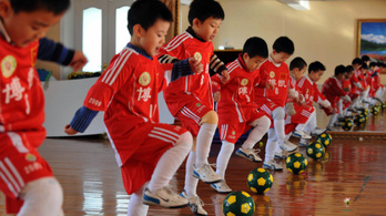 Kína ötvenmillió focistát nevelne 8 éven belül