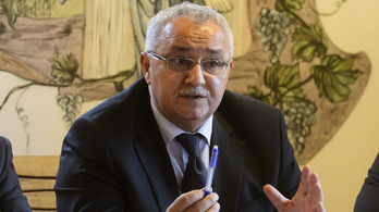 Az izsáki polgármester fizetése nem emelkedett