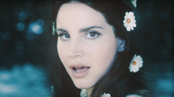 Lana Del Rey autókat repít az űrbe