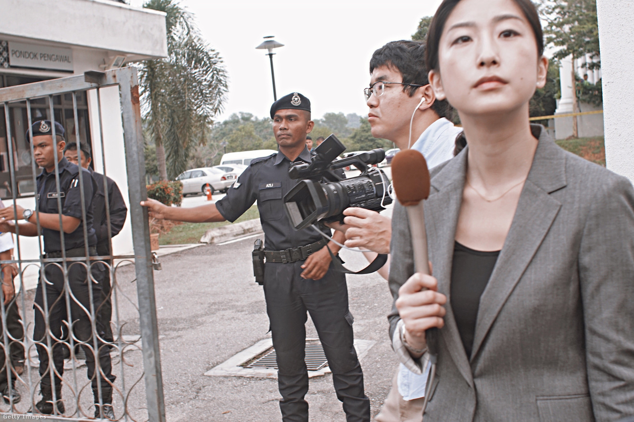 Kim Dzsongnam 2012 óta Makaóban élt, a repülőtéren is az oda tartó járatra várt. A képen a szepangi bíróság épülete az ügy miatti érdeklődés középpontjában, március 1-én.