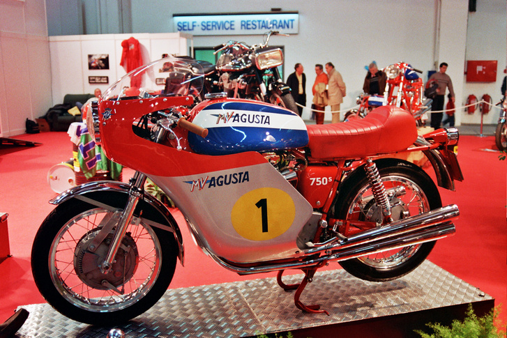 MV Agusta 750 Super Sport, a dobfékből ítélve ez is legfeljebb 1973-as