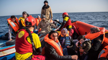 Több mint 3000 embert mentettek ki a Földközi-tengeren