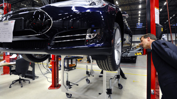 Tesla-gyár: indul a régiós autóipari versenyfutás