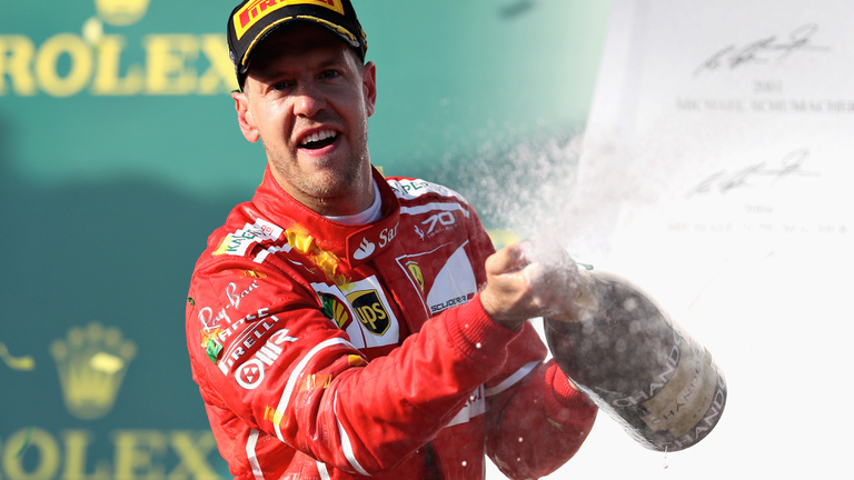 A Ferrari verte a Mercedest, Vettel Hamiltont Ausztráliában