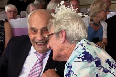 Videón a világ legidősebb házaspárja - Ennyire boldog a férj, aki több mint 100 éves