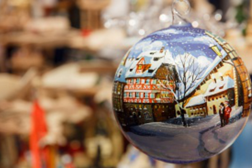 A lebegő karácsonyfák városa: talán itt a legszebb az advent
