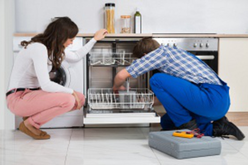 4 dolog, amitől bebüdösödik a mosogatógép, és nem is gondolnál rá