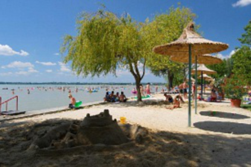 Itt a legjobb minőségű a Balaton vize: ezek a strandon kapták meg a Kék Hullám minősítést