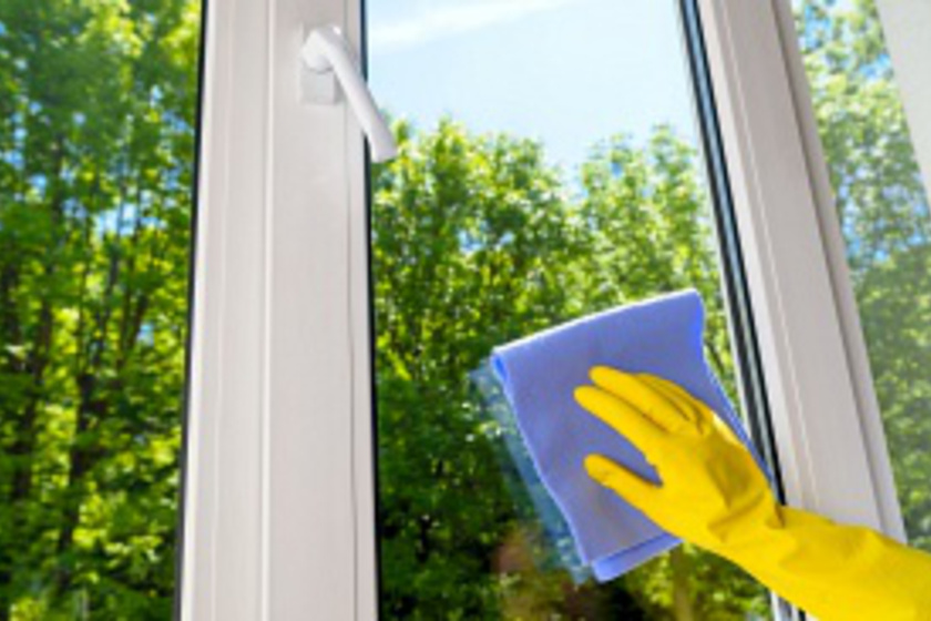 Így kell ablakot pucolni nyáron: ha ezt betartod, csillogó, csíkmentes és tökéletesen tiszta lesz