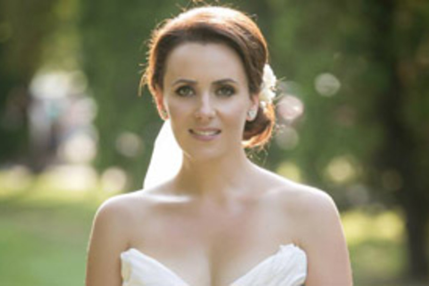 Gyönyörű volt esküvőjén a magyar énekesnő - Képeken a sztárok, akik idén nyáron házasodtak