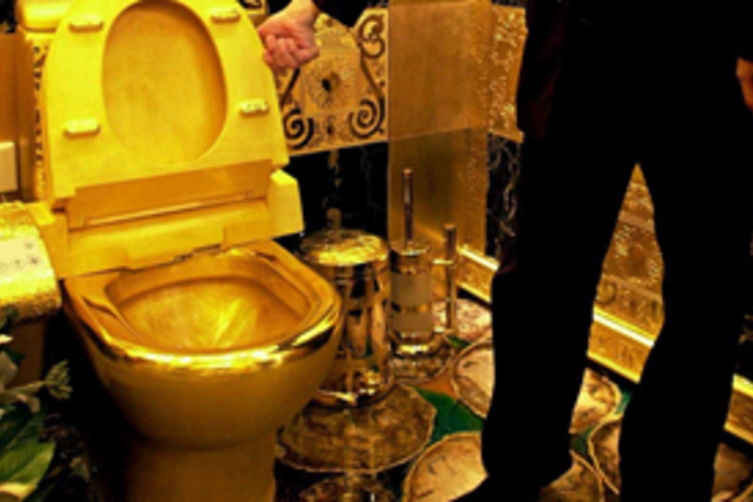 Arany WC-kagyló és trónszék: képeken 8 borzasztóan giccses luxustárgy 