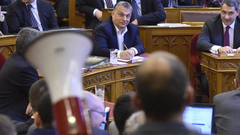 Orbán ovis is volt, mégsem kommunista, Kósa szerint furcsa a rendszer