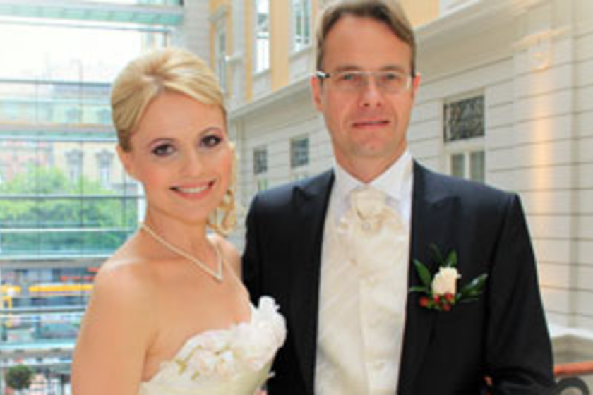 Esküvői fotók! Így ment férjhez az egyik legcsinosabb magyar műsorvezető