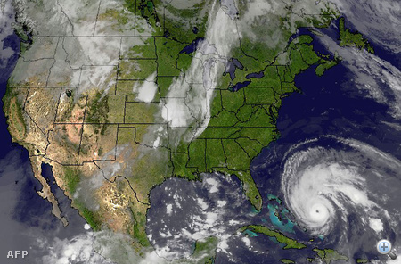 Műholdkép a közelgő hurrikánról