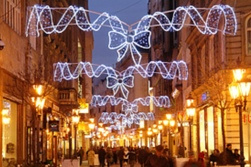 Ilyen Magyarországon a karácsony: melyik város fényei a legszebbek?
