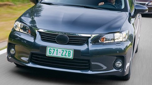 Új Lexus: háromfelet fogyaszt és sportos