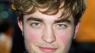 Robert Pattinson akár megint csillogó bőrű vámpír lehet