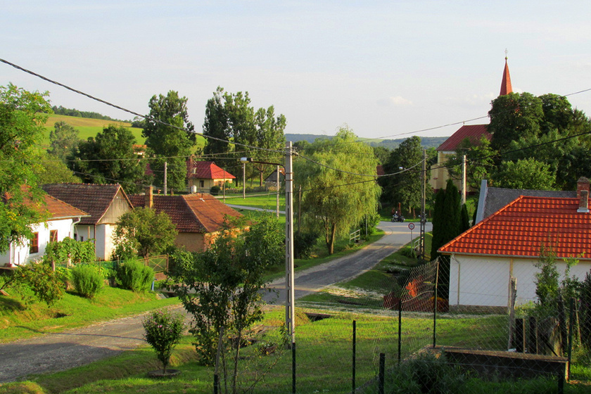 10 magyar település, ahol 30-an sem laknak: képeken mutatjuk, mitől varázslatosak a minifalvak