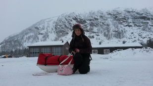 Jegesmedvék között teszteli tűrőképességét az Antarktiszra készülő magyar lány