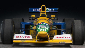Eladó Schumacher első Benettonja