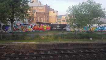 Művelt vandál tüntette el a hatalmas Bud Spencer-graffitit