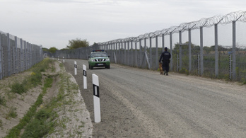 Elkészült a kétsoros kerítésrendszer a magyar-szerb határon
