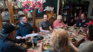 A Facebook atyja meglepett egy családot Ohióban, hogy váratlanul megjelent, és meghívatta magát vacsorára