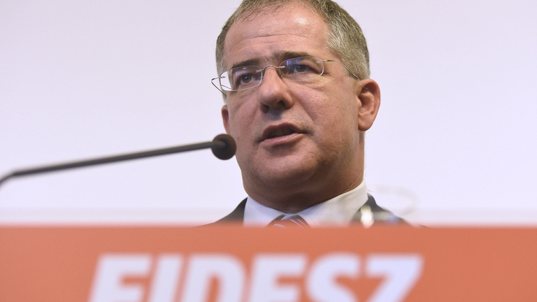27 év után a Fidesz „megreformálja” a pártfinanszírozást
