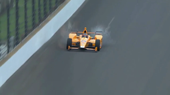 Alonso egyszerre semmisített meg két madarat Indianapolisban