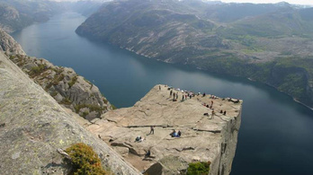Norvég fjordot ne Google Mapsszel keressen