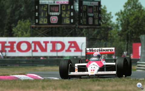 Alain Prost és Senna gondoskodott róla, hogy a McLaren-Honda 16 futamból 15-öt nyerjen 1988-ban, a turbók utolsó évében
                        