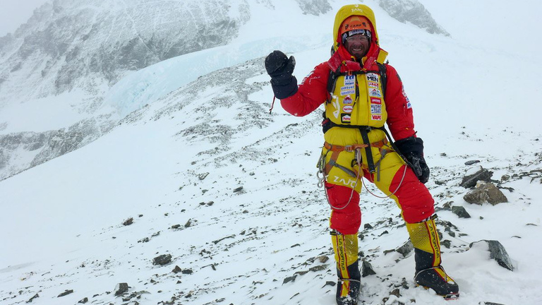 Kamugép vagy bölcs hegymászó az Everestről lejövő Klein Dávid?