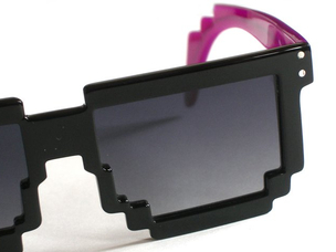 Menő vagy ciki: pixeles szemüvegkeret 185 euróért