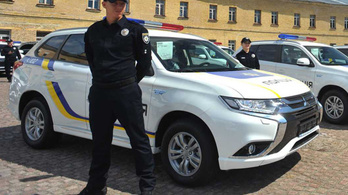 Több száz hibrid rendőrautó áll szolgálatba