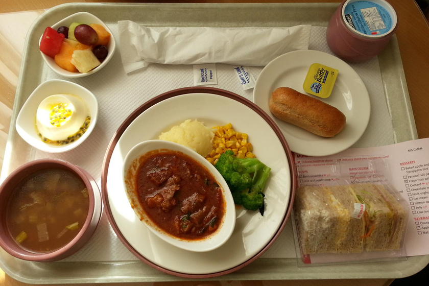 Ezt adják a betegeknek enni máshol: ilyet nem nagyon látsz a magyar kórházakban