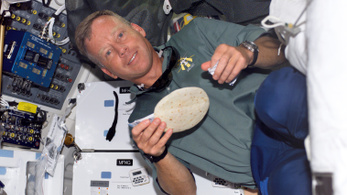 Friss kenyér illatára ébredhetnek az űrhajósok