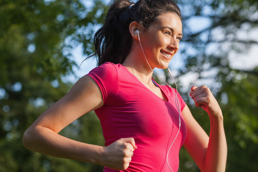 Több zsírt égetsz, mint fél óra futással: mutatjuk, hogy csináld az otthoni edzést