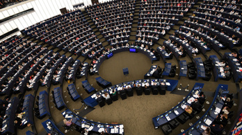 Nézze meg, hányan dolgoznak a képviselőkön felül az EP-ben!