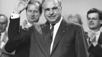 Helmut Kohl kaphat először a történelemben európai temetést